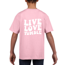 Afbeelding in Gallery-weergave laden, Roze Love Gymnastics T-shirt keuze uit 6 logo's of je naam! UNISEX